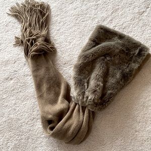Danier scarf